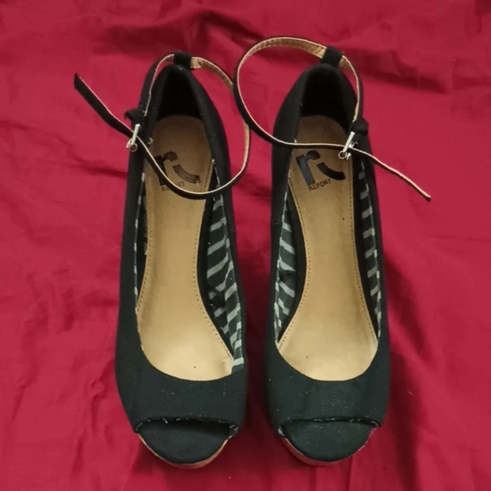 Report Black Wedge Sandals Size 7.5 W Woman's Sexy Professional Spring Summer👠